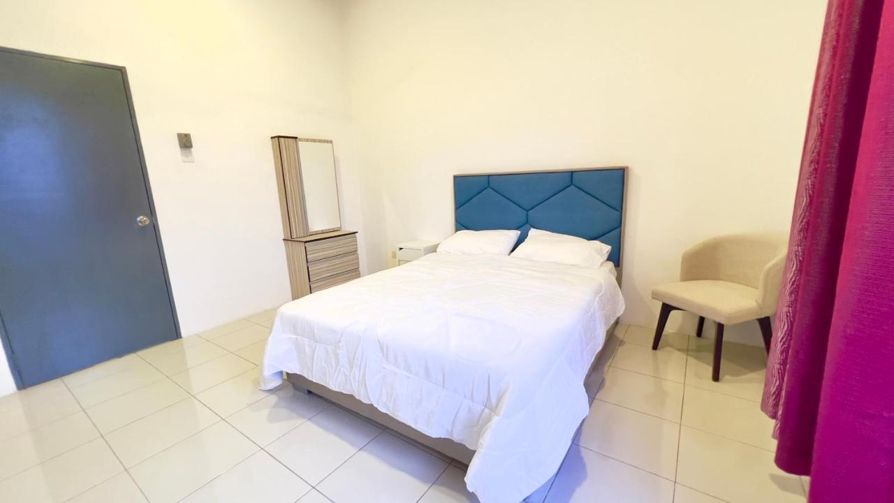 De Qasturee Klia@Kota Warisan Homestay Nearest To Airport Kampong Besut Exterior photo
